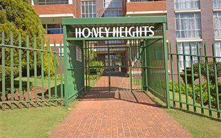 2.5 Bedroom Flat in Honey Hill