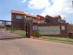 2 Bed Townhouse in Mondeor