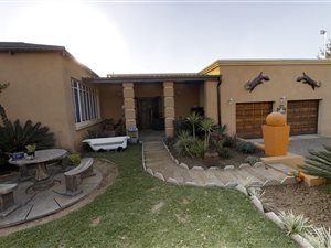 4 Bed House in Rensburg