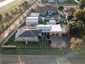 6 Bed House in Rensburg