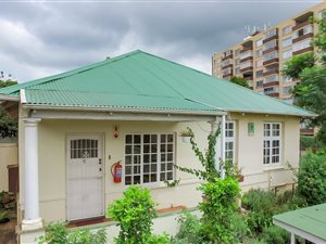 1 Bed Townhouse in Clarendon