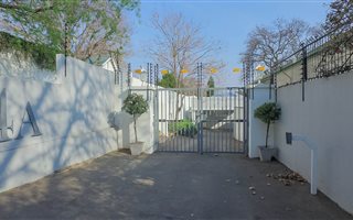 4 Bedroom House in Parktown North