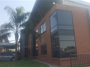 148 m² Commercial space in Willowbrook