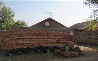 3 Bedroom House in Naturena