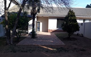 2 Bedroom Townhouse in Bayswater