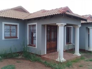 3 Bed House in Rosslyn