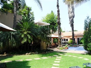 750 m² Commercial space in Waterkloof Ridge