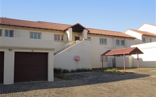 3 Bedroom Townhouse in Country View