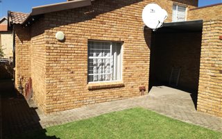 2 Bedroom Townhouse in Honey Park