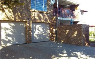 2 Bedroom Townhouse in Pierre van Ryneveld