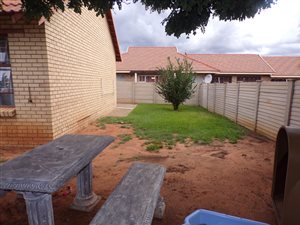 2 Bed Townhouse in Langenhoven Park