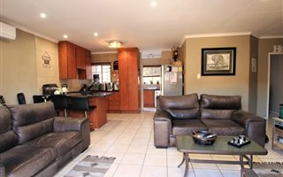 3 Bedroom Townhouse in Wierda Glen
