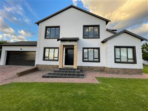 4 Bed House in Rooihuiskraal North