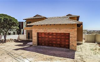 4 Bedroom House in Eye of Africa