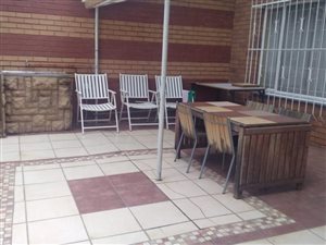3 Bed Duplex in Sunnyside