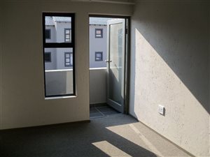 3 Bed Duplex in Honeydew Manor