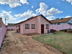 3 Bed House in Lenasia South