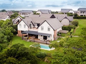 4 Bed House in Cotswold Downs Estate