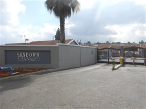 2 Bed Townhouse in Roodepoort West
