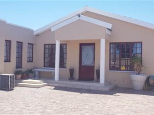 3 Bed House in Bothasig