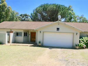 3 Bed House in Somerset West Central