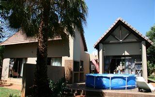 2 Bedroom House in Leloko