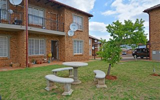 2 Bedroom Apartment in Strubens Valley