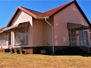 3 Bed House in Roodepoort West