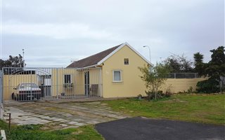 3 Bedroom House in Bothasig
