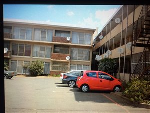 1 Bed Apartment in Vanderbijlpark CW2