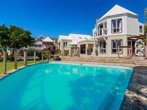 4 Bed House in Leisure Isle