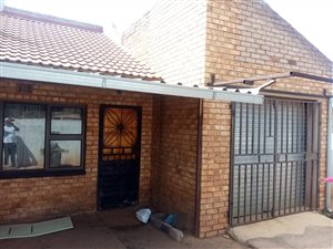 2 Bed House in Rondebult