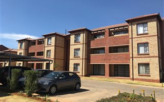 2 Bedroom Apartment in Randpark Ridge