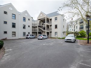 2 Bed Apartment in Silver Oaks