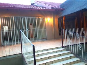 2 Bedroom Townhouse in Grobler Park