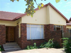 3 Bed House in Kanonkop