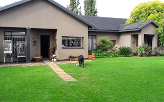 2.1 ha Land available in Glendonald AH