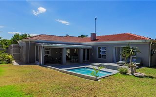 4 Bedroom House in West Beach