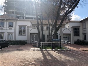 974 m² Commercial space in Sandhurst