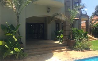 3 Bedroom House in Kensington
