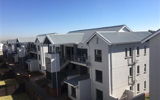 2 Bedroom Apartment in Klipfontein View