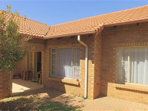 2 Bedroom Townhouse in Erasmus