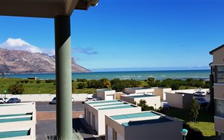2 Bedroom Apartment in Greenways Golf Estate