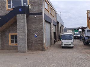 400 m² Commercial space in Gonubie