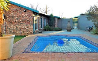 3 Bedroom House in Uitsig