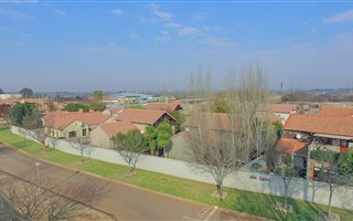 3 Bedroom House in Van Der Hoff Park