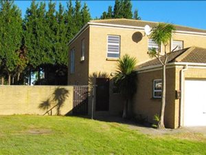 2 Bed Townhouse in Uitzicht