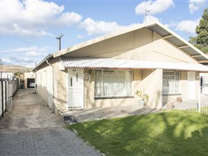 6 Bed House in Southdale