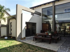 4 Bed House in Aqua Vista