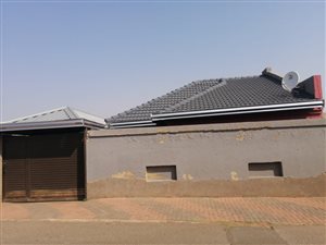 2 Bed House in Naledi